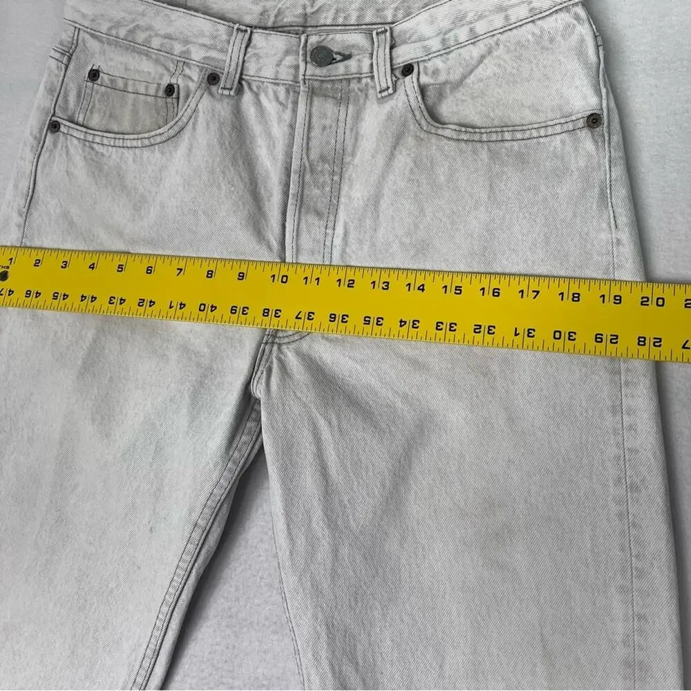Vintage Levi's 501 Jeans Mens W33 L30 Straight Leg Light Wash Made in USA